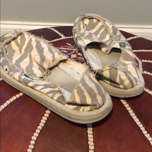 White & grey zebra Sanuks - Picture 4 of 4